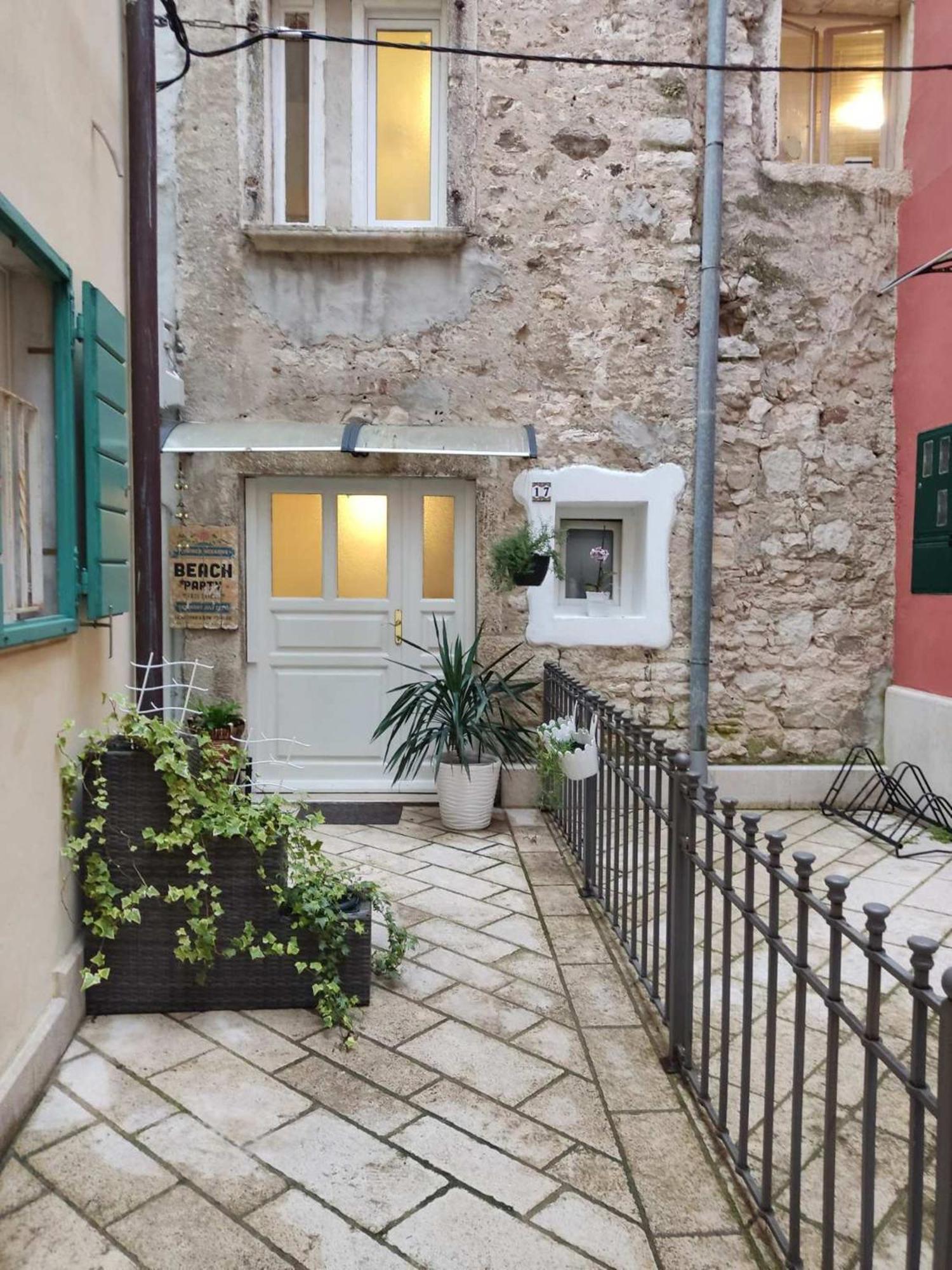 Crystal Deluxe Apartment Rovinj Exterior photo
